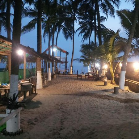 Anandi Villa Homestay Adhi 外观 照片