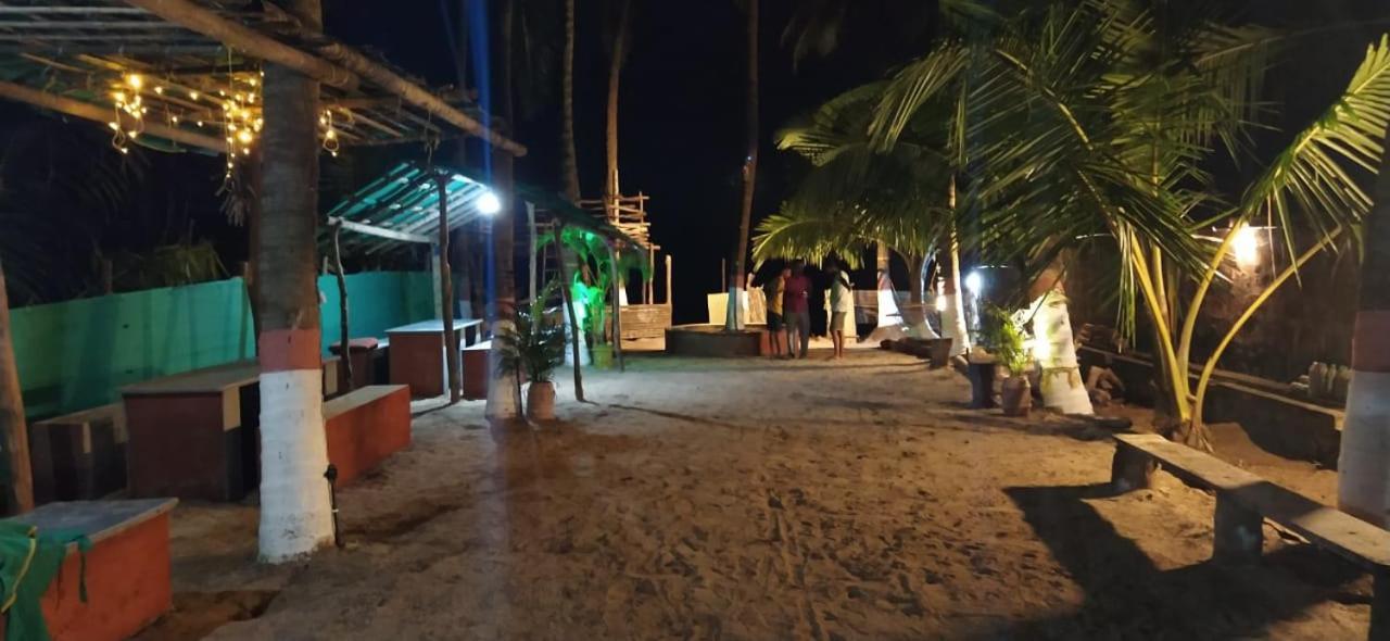 Anandi Villa Homestay Adhi 外观 照片