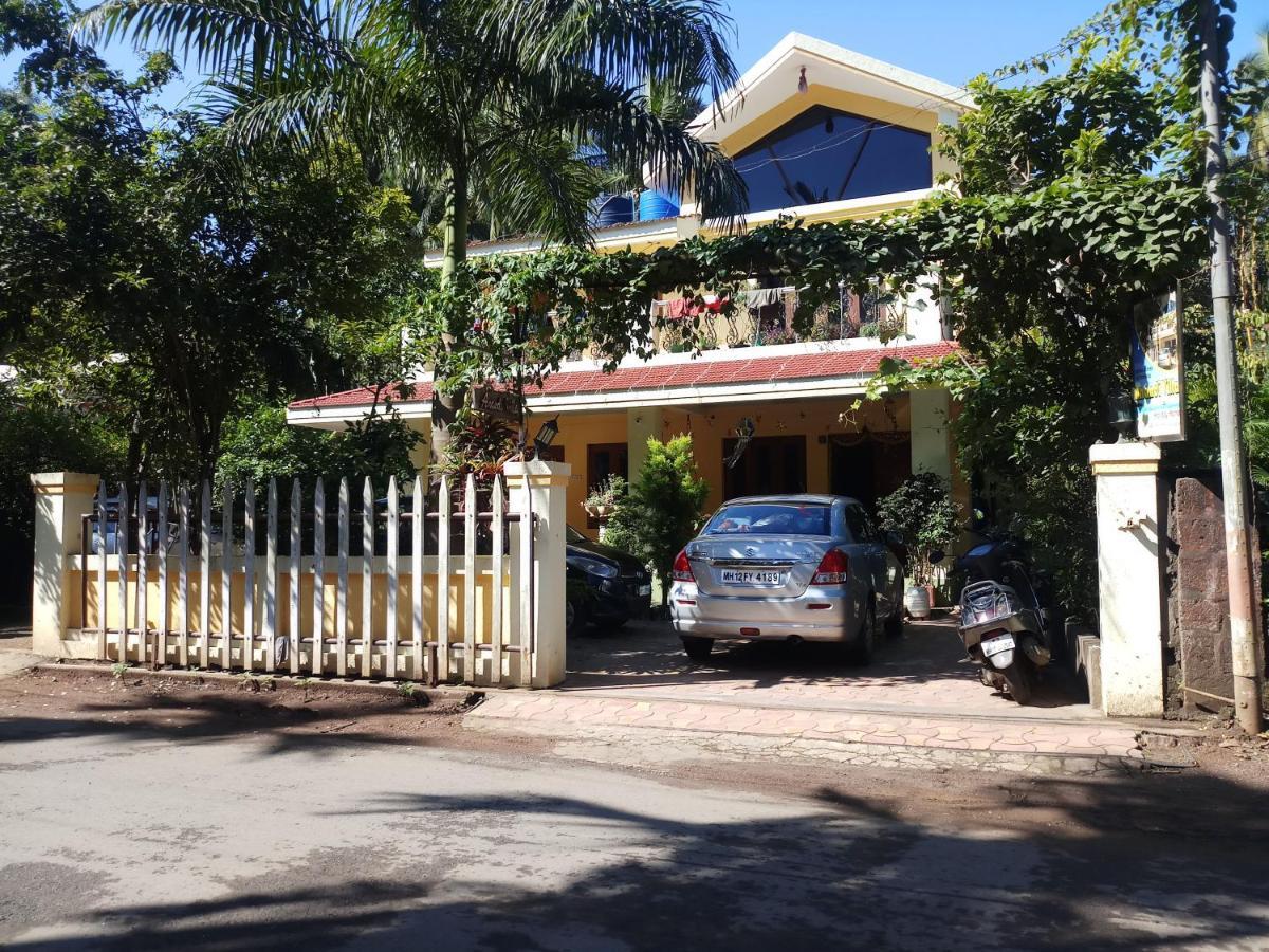 Anandi Villa Homestay Adhi 外观 照片