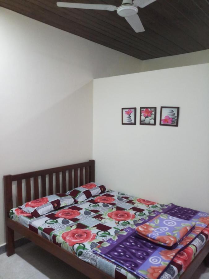 Anandi Villa Homestay Adhi 外观 照片