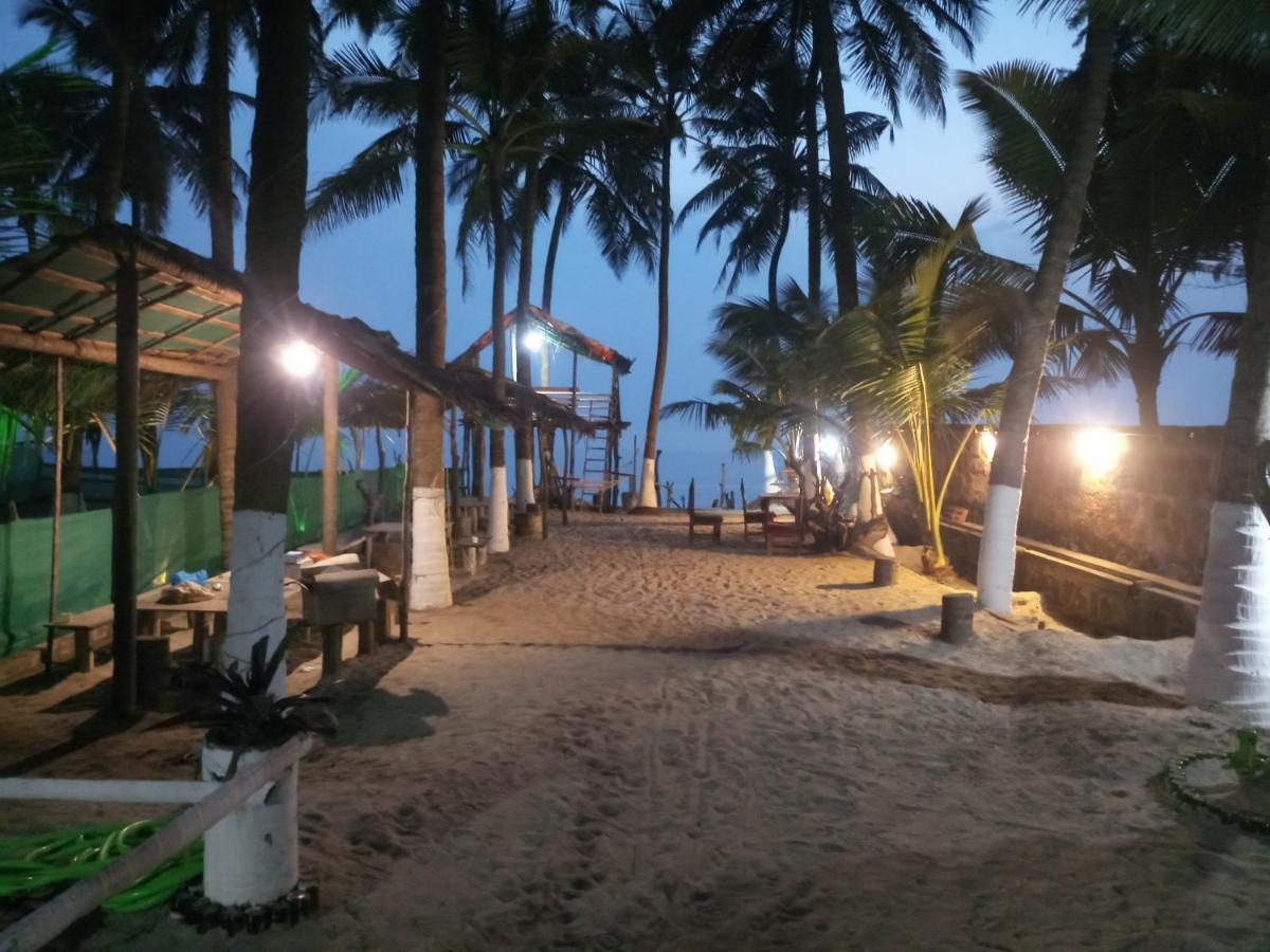 Anandi Villa Homestay Adhi 外观 照片
